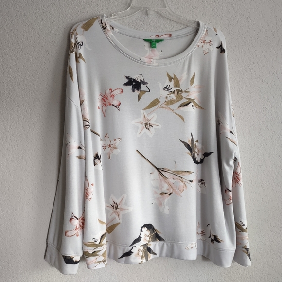 DIP Plus Size 2X Rayon/Spandex Long sleeve Light gray Floral Lily Sleepwear Top  - Picture 1 of 8